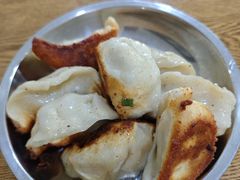 -黄阿姨锅贴大王(万航渡路店)