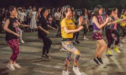 -静待花开瑜伽尊巴会馆