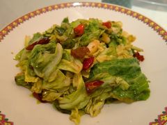 油渣莲白-大融厨·鸡毛店·川菜(果壳里东安湖店)