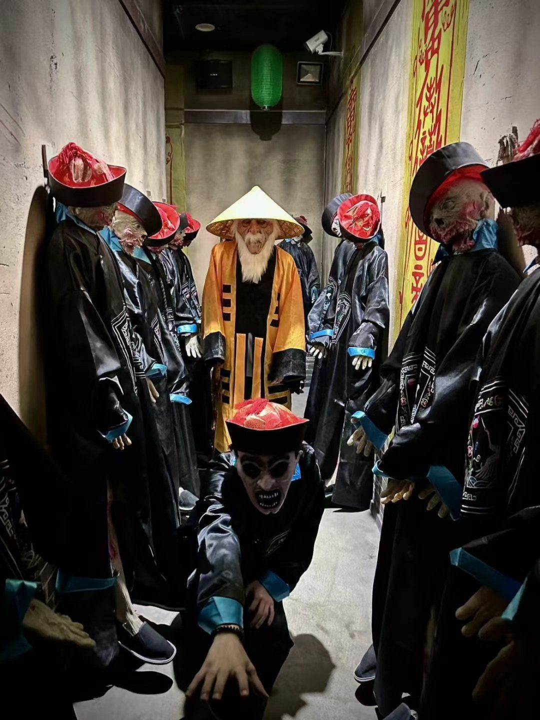 长藤密室赶尸人