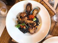 -FLOVIE FLORIST CAFE