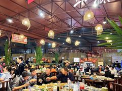 -三亚火车头万人海鲜广场