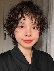 -十六番发型师事务所