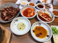 -草家酱蟹炭火烤肉店(珲春南路一店)