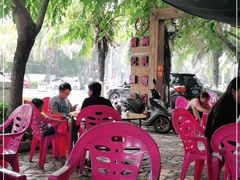 -黄记四更烤乳猪店