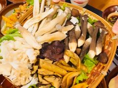 -阿山卓·野生菌火锅·纳西火塘烤肉