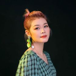 -AKOZO Beauty Salon