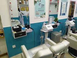 -黑奥秘脱发白发中心