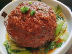 咸蛋黄狮子头-阿姨食堂