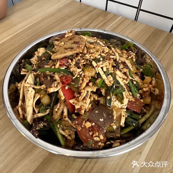 哼哼·一家芒市特色小吃(新迎北区十组团店)