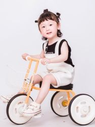 -熊猫叔叔高端儿童摄影(清江商场店)