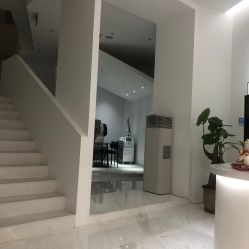 -微笑雨嘉造型护肤