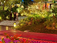 -茅草房·河畔园林火锅