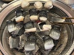 -围炉肉舍•炭烤活鳗•丹东海鲜烤肉(步行街店)