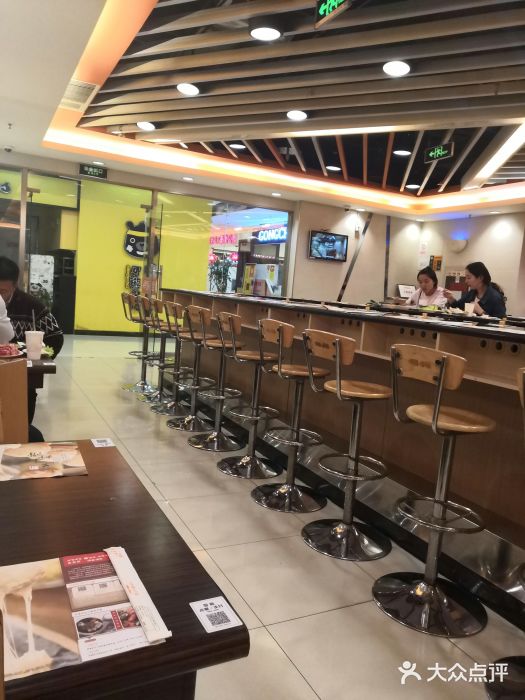 呷哺呷哺(世贸.工三店)大堂图片
