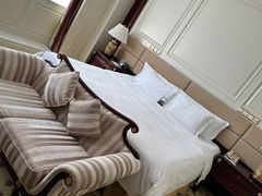 -深圳富苑皇冠假日套房酒店