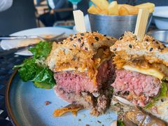 香浓蘑菇牛肉汉堡-bluefrog蓝蛙(皇庭广场店)