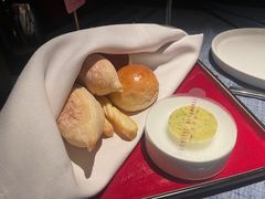 -弦月窗LUNETTE BY AMANDA(复兴路店)