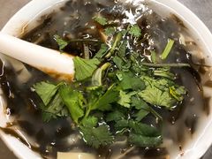 酸辣汤-芳婆糕团店(王府大街店)