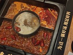 -老牌坊云南鱼豆花火锅(爱建店)