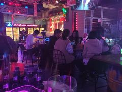 -UP嘻哈酒吧(粉巢店)