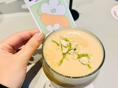 栀子花梨香拿铁-Seesaw Coffee(上生新所店)