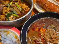 -爆炸头阿姨小四川正宗川味小吃(无任何分店)