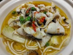 藤椒黑鱼片-呷湘厨·鱼汤捞饭·剁椒鱼头·辣椒炒肉(国家会展中心店)