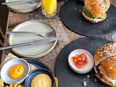 -HIGH FIVE哈福手工汉堡(桂林路店)