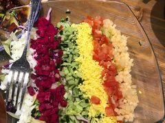 彩虹沙拉-临界音乐酒馆·小龙虾·江湖菜(华熙LIVE·鱼洞店)
