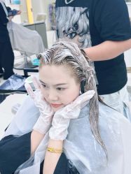 -十六番发型师事务所
