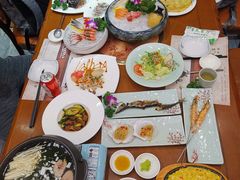 -青瓦餐厅·生鱼片·韩园烤肉(西塔店)