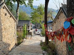 -百里峡七彩艺术小镇