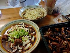 大坨牛肉面-玉滋補