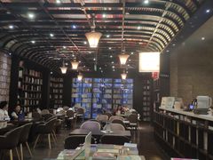 -钟书阁(松江泰晤士小镇店)