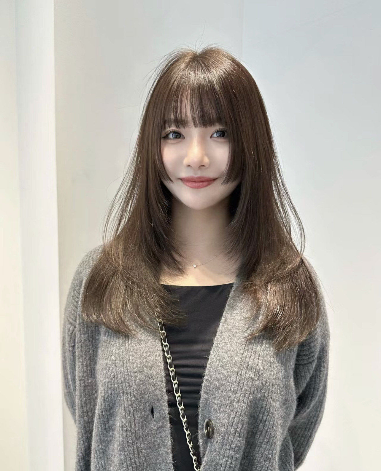 女生中长发发型 显白的发色 女生减龄发型推荐