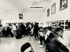 -艺采红鹰职业培训学校