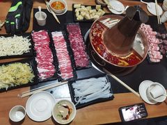 -果松木炭酸菜铜火锅·外婆参鸡汤