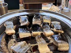 -围炉肉舍•炭烤活鳗•丹东海鲜烤肉(步行街店)