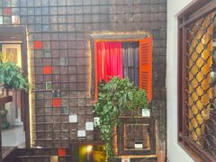 -Cuc Gach Quan Restaurant