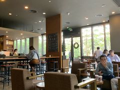 大堂-星巴克臻选(深圳龙华红山天虹店)
