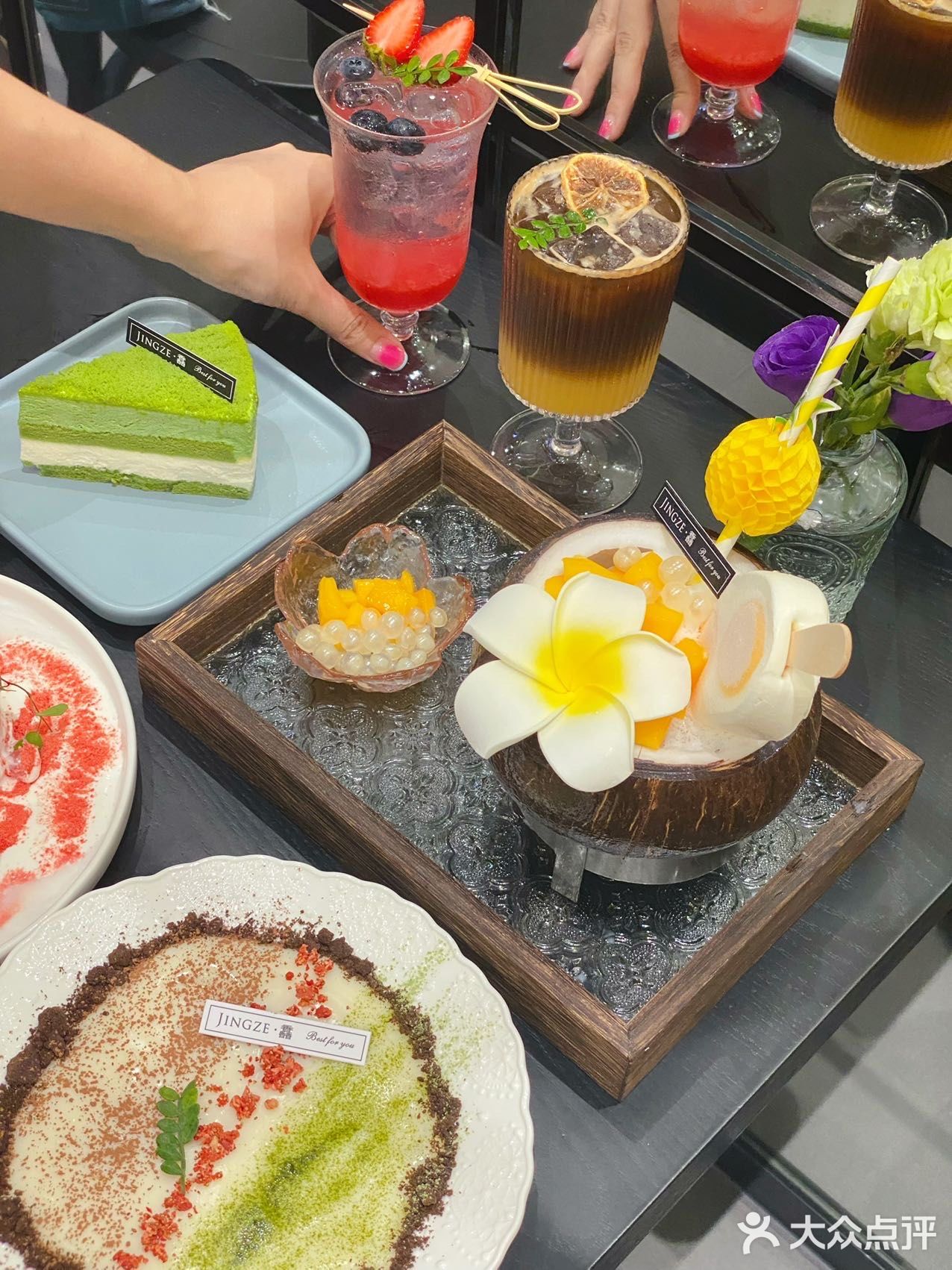 在深圳！这绝美的氛围感才是我要的甜品店