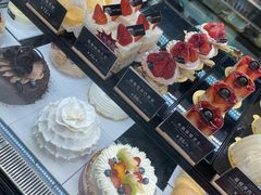 -花花卷卷·鲜食蛋糕(静安久光百货店)