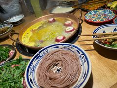 -洱火云南酸菜牛肉火锅(石景山当代商城店)