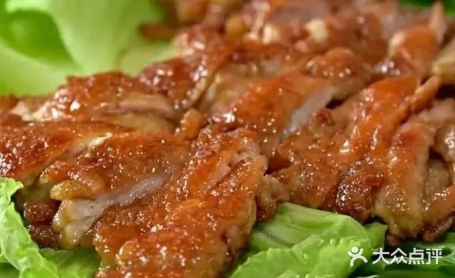 是由鸡腿和料汁做出来的！