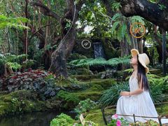 -Chom Cafe and Restaurant