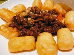 脆皮鲜奶拼蚝油牛肉-和记小菜(大宁店)