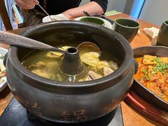 -云海肴·汽锅鸡·云南菜(天山百盛优客店)