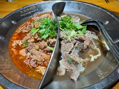 -大众跷脚牛肉馆·非遗传承单位(峨眉山店)