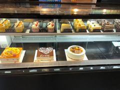 面包甜点陈列柜-华丰贺氏(福新西路店)
